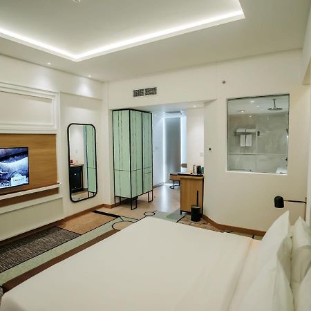 Luwansa Hotel And Convention Center Manado Esterno foto