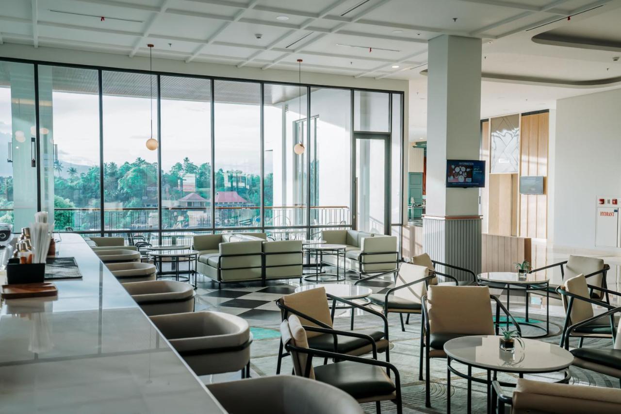 Luwansa Hotel And Convention Center Manado Esterno foto