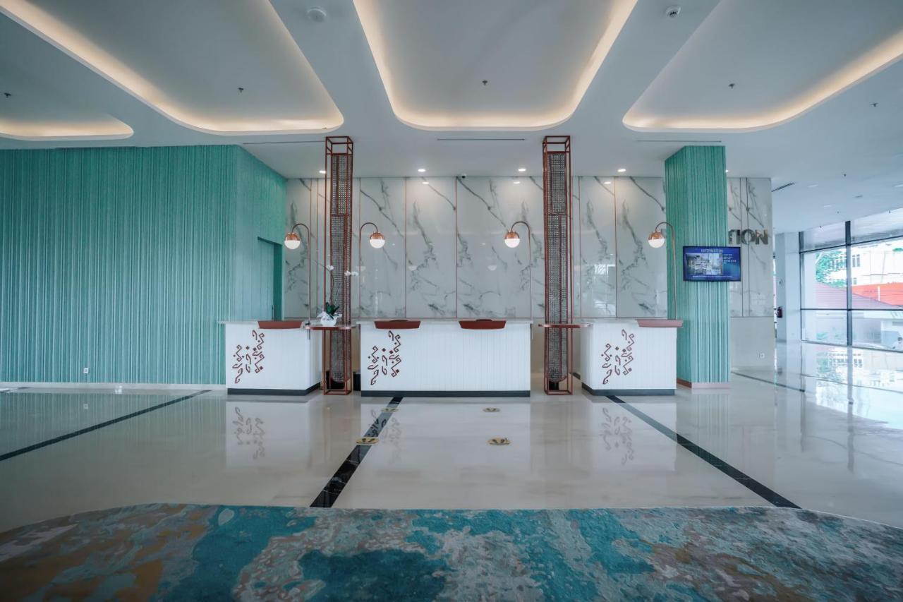 Luwansa Hotel And Convention Center Manado Esterno foto
