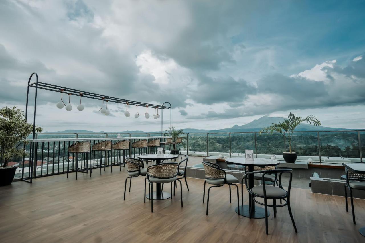 Luwansa Hotel And Convention Center Manado Esterno foto