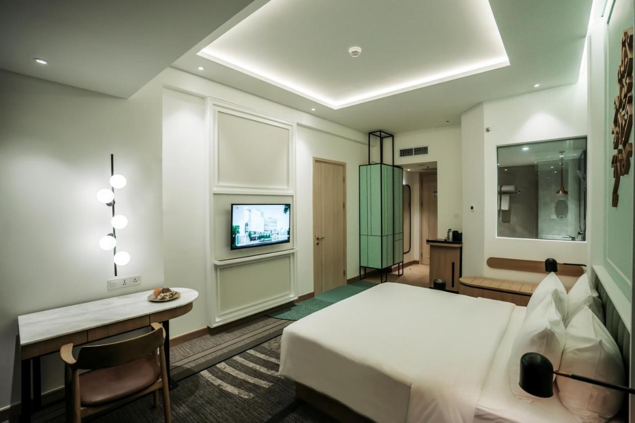 Luwansa Hotel And Convention Center Manado Esterno foto