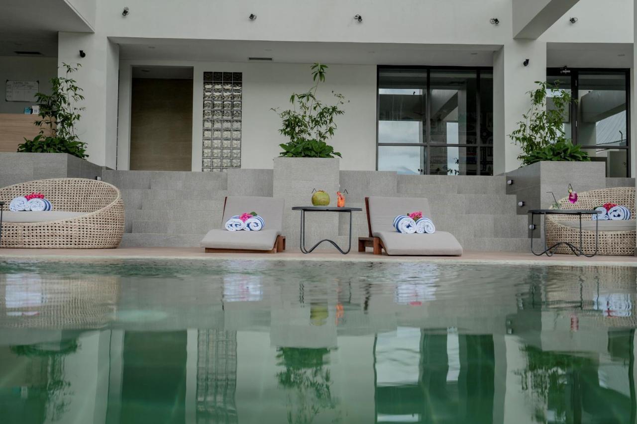 Luwansa Hotel And Convention Center Manado Esterno foto