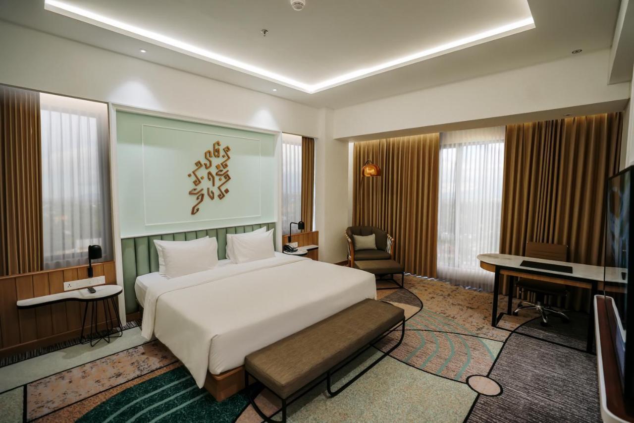 Luwansa Hotel And Convention Center Manado Esterno foto