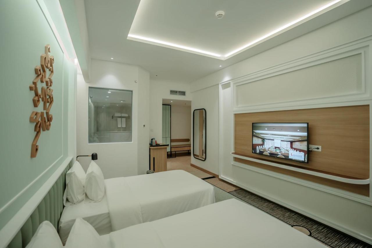 Luwansa Hotel And Convention Center Manado Esterno foto