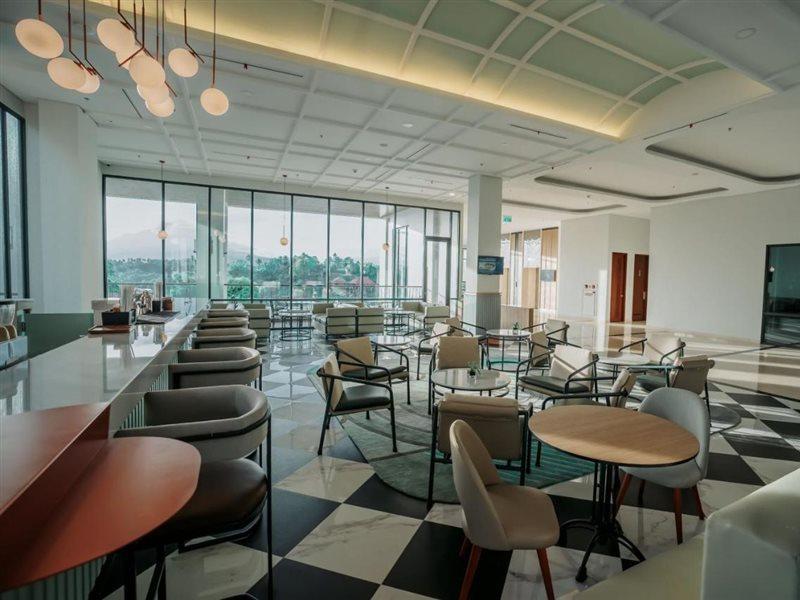 Luwansa Hotel And Convention Center Manado Esterno foto